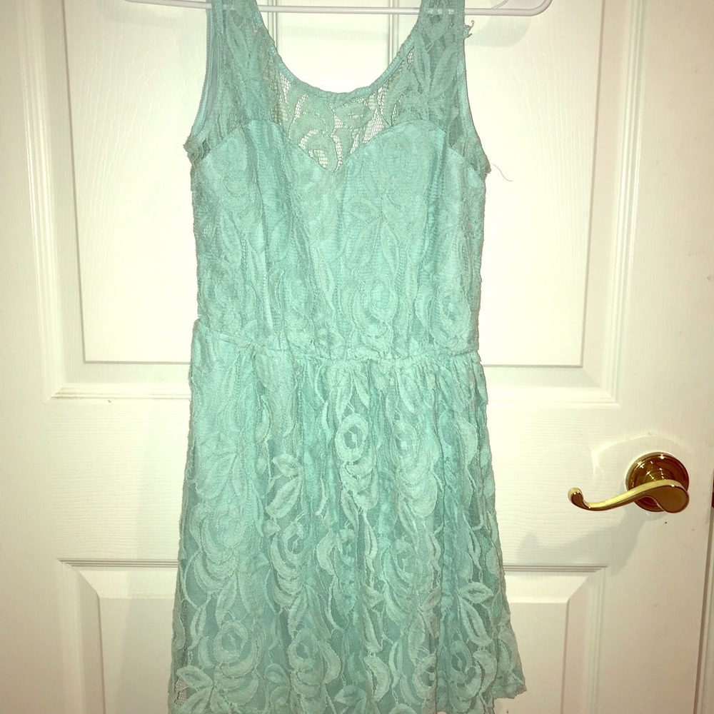 Light turquoise sweetheart neck lack